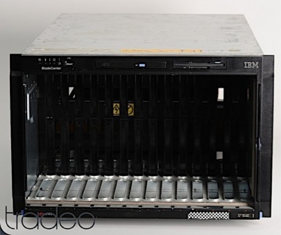 IBM BladeCenter 19" 7U 8677-PAW 4x 2000 W