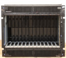 IBM BladeCenter H 8852-4XG, 4x 2900 W + Advanced MGT Modul 39Y9661