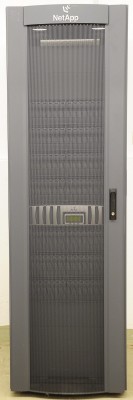 NetApp FAS3070 / FAS 3070  98x 144 GB 15K FC Storage-System 14.1 TB