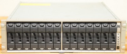NetApp FAS270 / FAS 270 Storage System mit 14x 72 GB FC - 1 TB