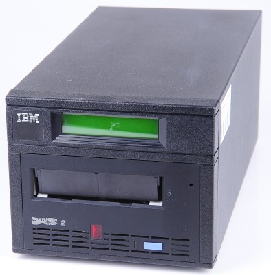IBM 3580-L23 LTO2 SCSI External Tape Drive / LT0-2 Laufwerk 18P7270