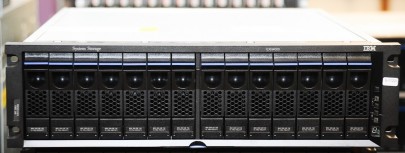 NetApp DS14 MK4 / IBM EXN4000 Disk Shelf inkl. 14x 300 GB 15K Festplatten + 2x ESH4