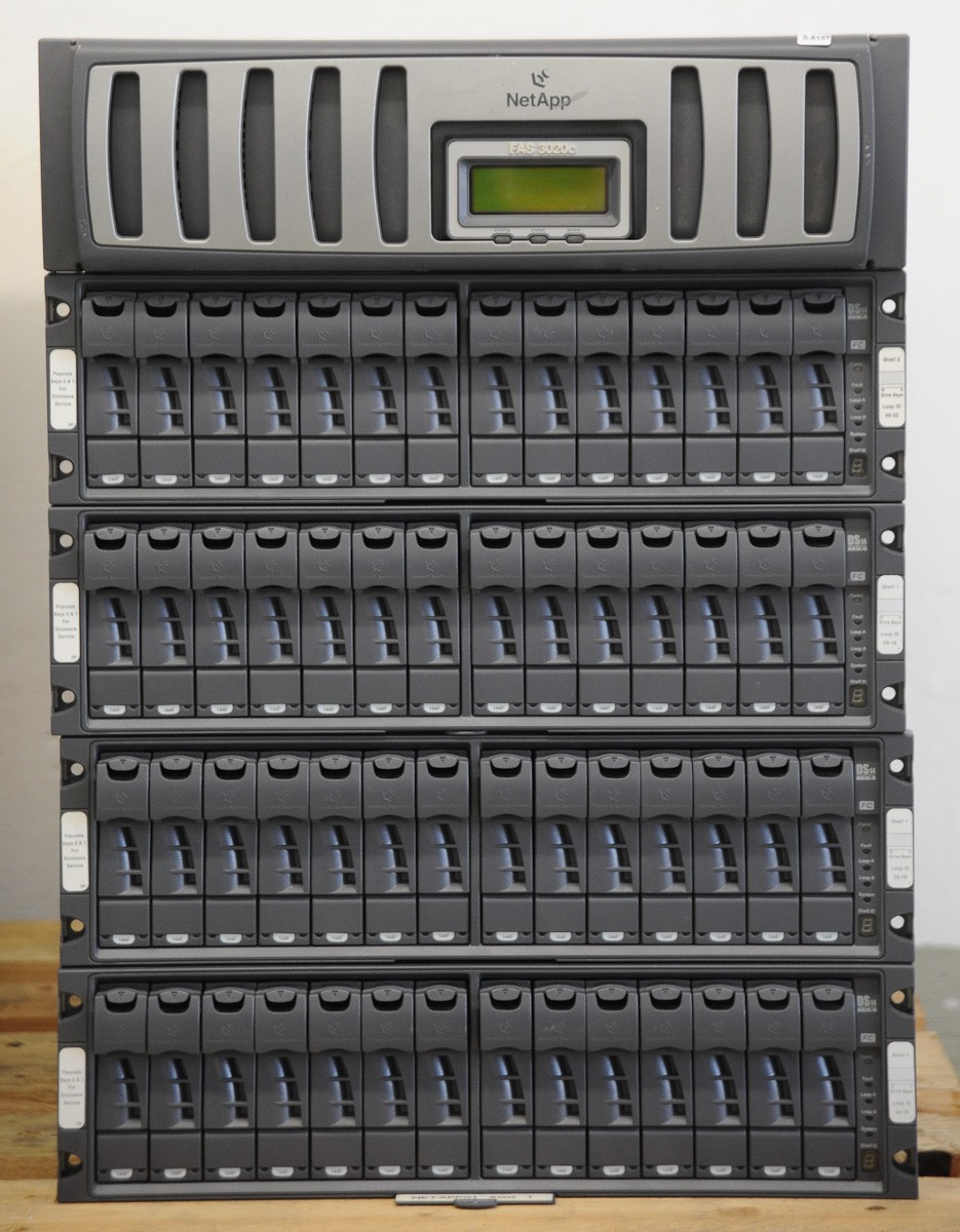 NetApp FAS 3020 / FAS3020 mit 42x 144 GB + 14x 300 GB StorageSystem 10